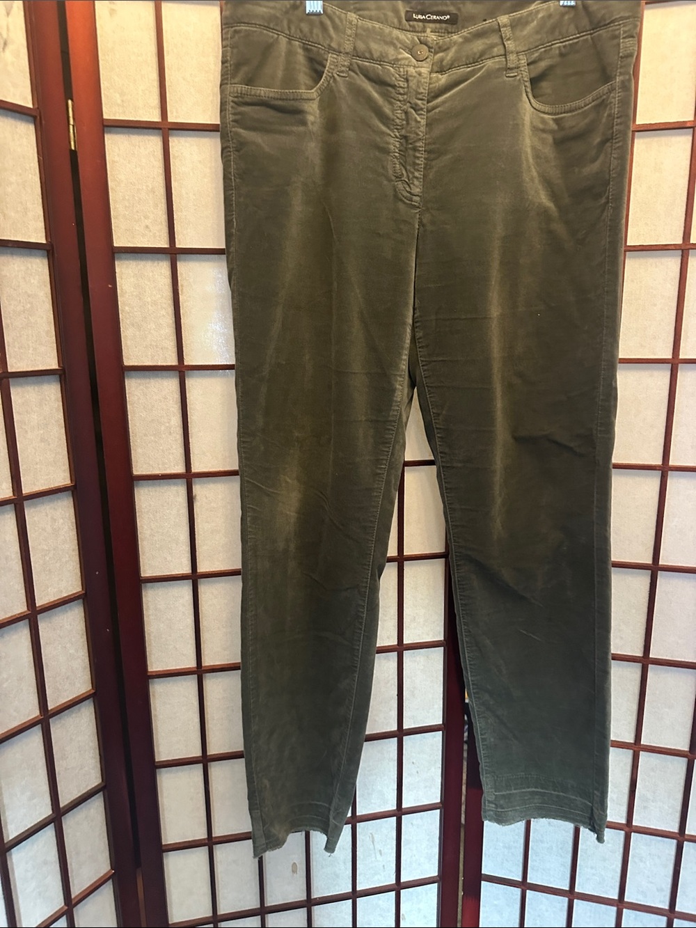 Women’s Straight-Leg Corduroy Pants in Olive Green